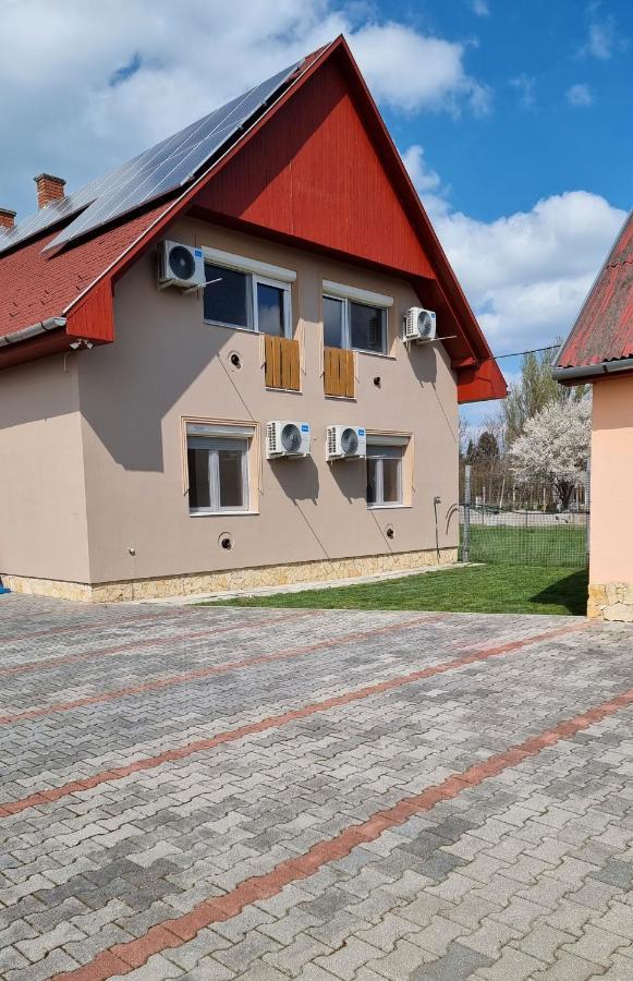 Relax Apartman Siofok-Sosto מראה חיצוני תמונה