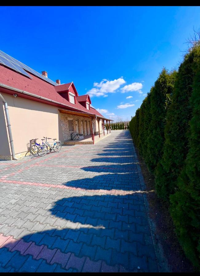 Relax Apartman Siofok-Sosto מראה חיצוני תמונה